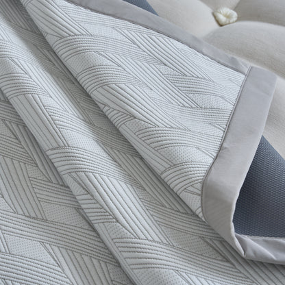 [Új modell] Ice Silk prémium nyári hűsítő matracvédő jégselyem felülettel, mosható kivitelben, gumipántos rögzítéssel, 2 db párnahuzattal, egyszemélyes és kétszemélyes méretben | Sincere